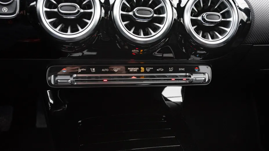 MERCEDES-BENZ A Klasa A 200 d Progressive 8G-DCT