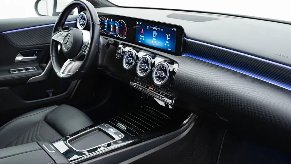 MERCEDES-BENZ A Klasa A 200 d Progressive 8G-DCT