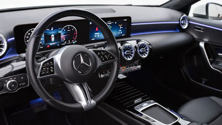 MERCEDES-BENZ A Klasa A 200 d Progressive 8G-DCT