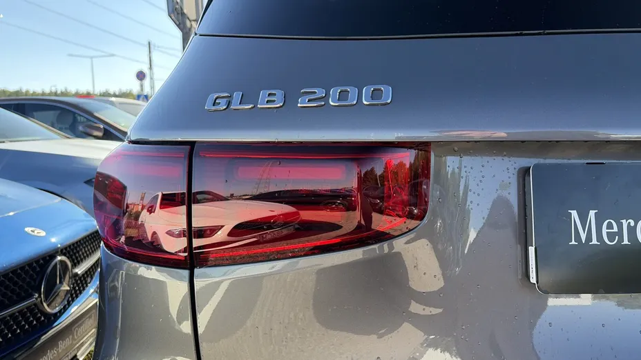 MERCEDES-BENZ GLB GLB 200 mHEV AMG Line 7G-DCT