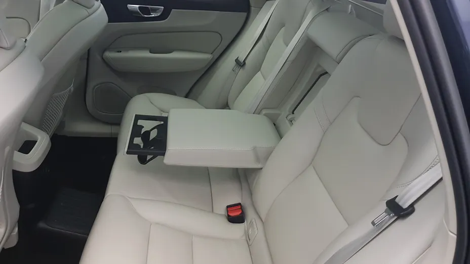 VOLVO XC60 XC60 T6 Plug-In Hybrid AWD Plus Bright aut