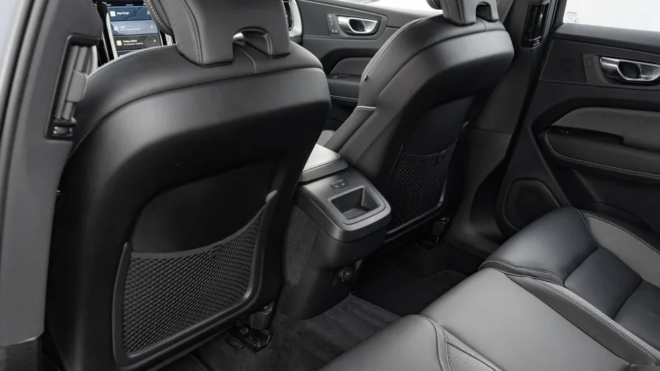 VOLVO XC60 XC60 B4 D AWD Plus Dark aut