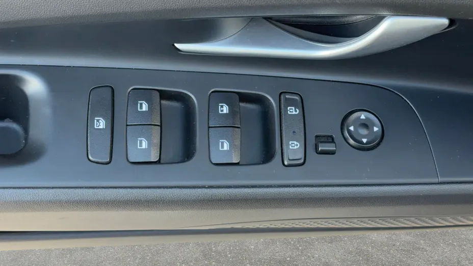 HYUNDAI Elantra Elantra 1.6 Modern