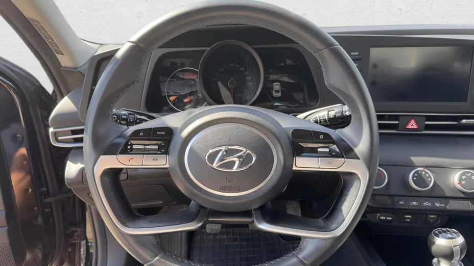 HYUNDAI Elantra Elantra 1.6 Modern