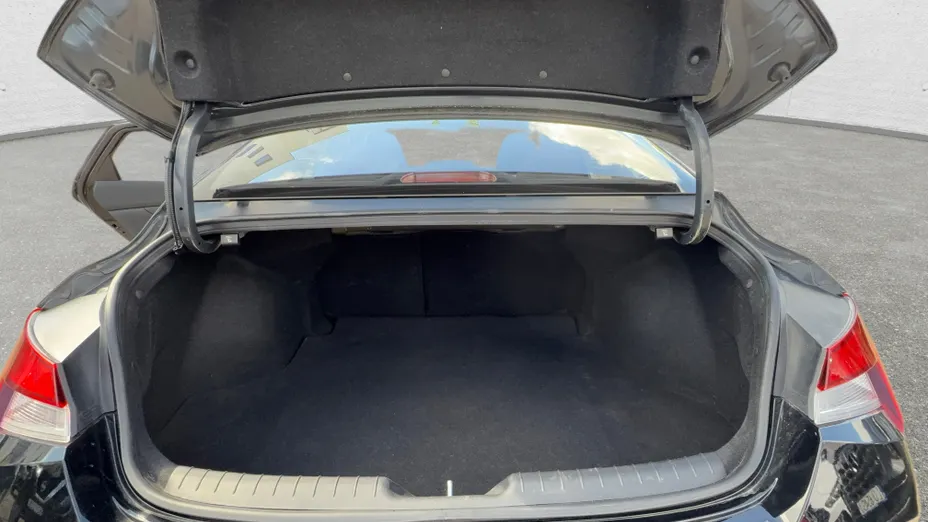 HYUNDAI Elantra Elantra 1.6 Modern