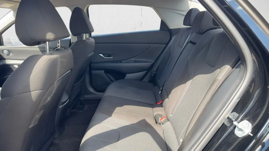 HYUNDAI Elantra Elantra 1.6 Modern