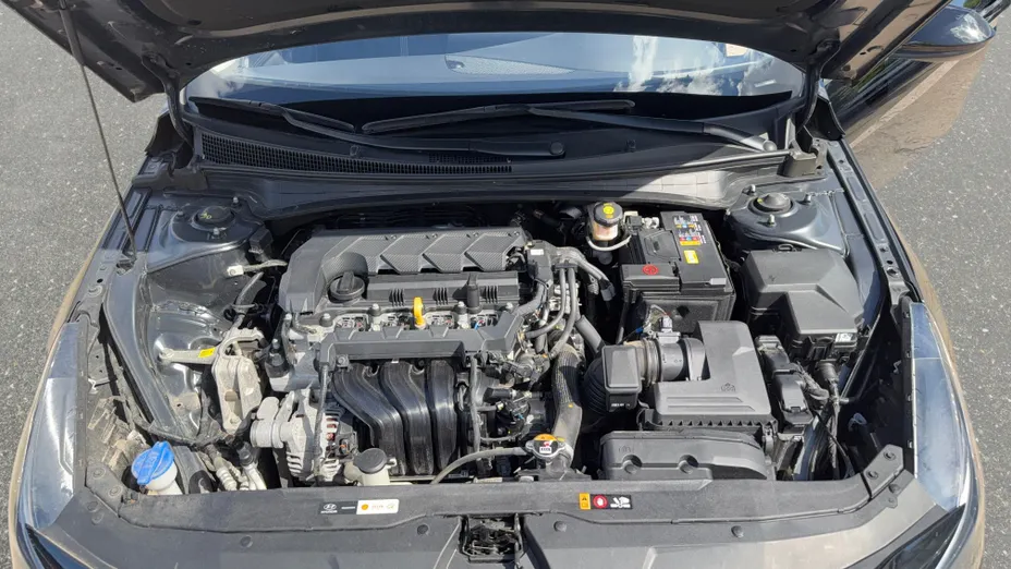 HYUNDAI Elantra Elantra 1.6 Modern