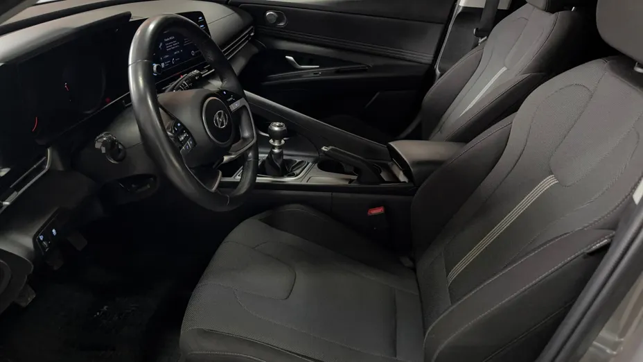 HYUNDAI Elantra Elantra 1.6 Modern