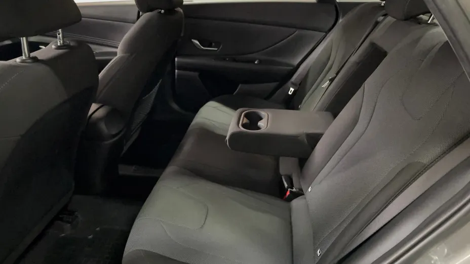 HYUNDAI Elantra Elantra 1.6 Modern