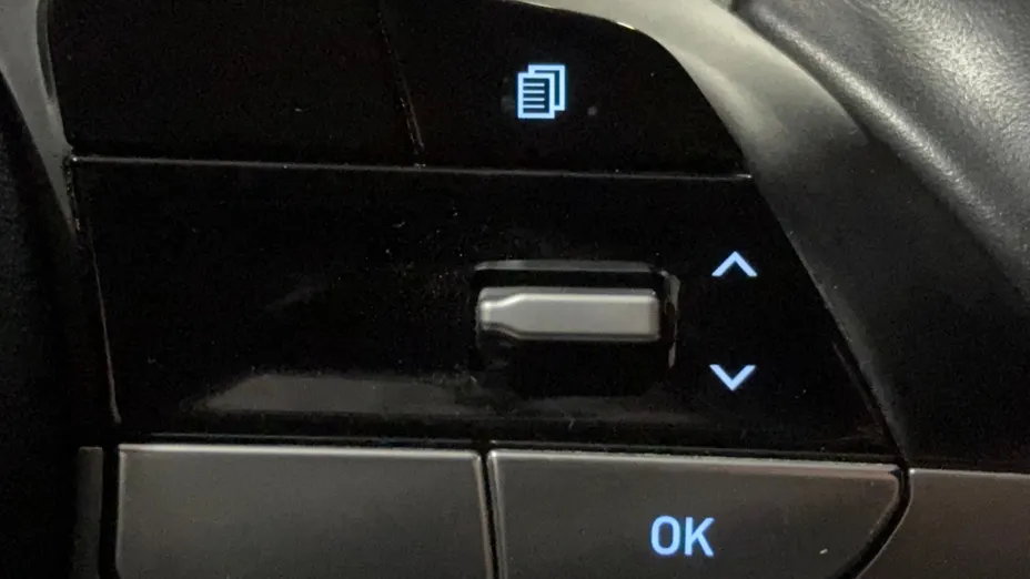 HYUNDAI Elantra Elantra 1.6 Modern