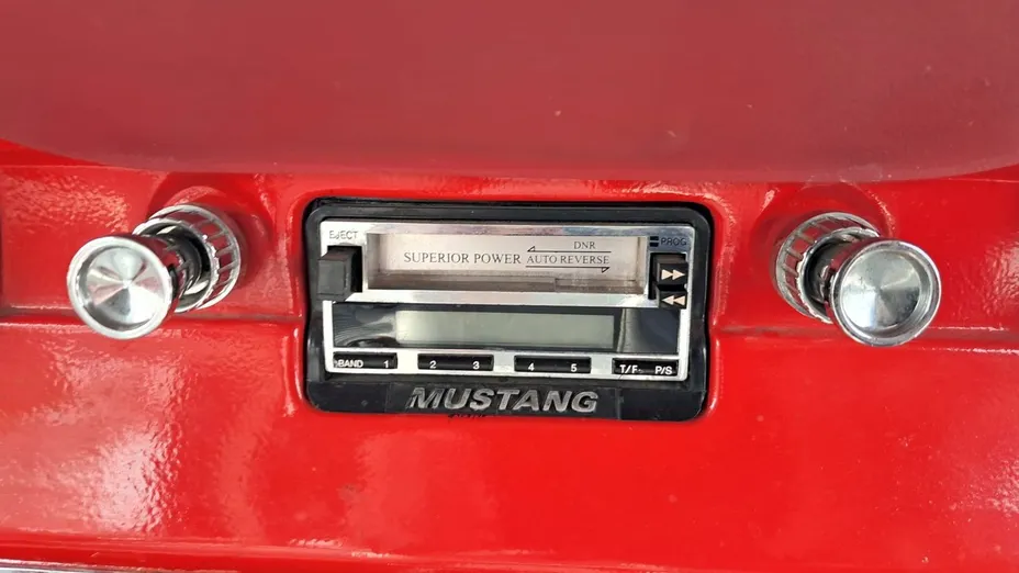 FORD Mustang -
