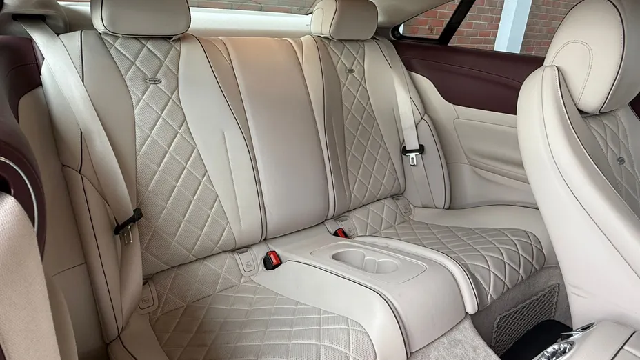 MERCEDES-BENZ E Klasa E 220 d Coupe 4-Matic 9G-TRONIC