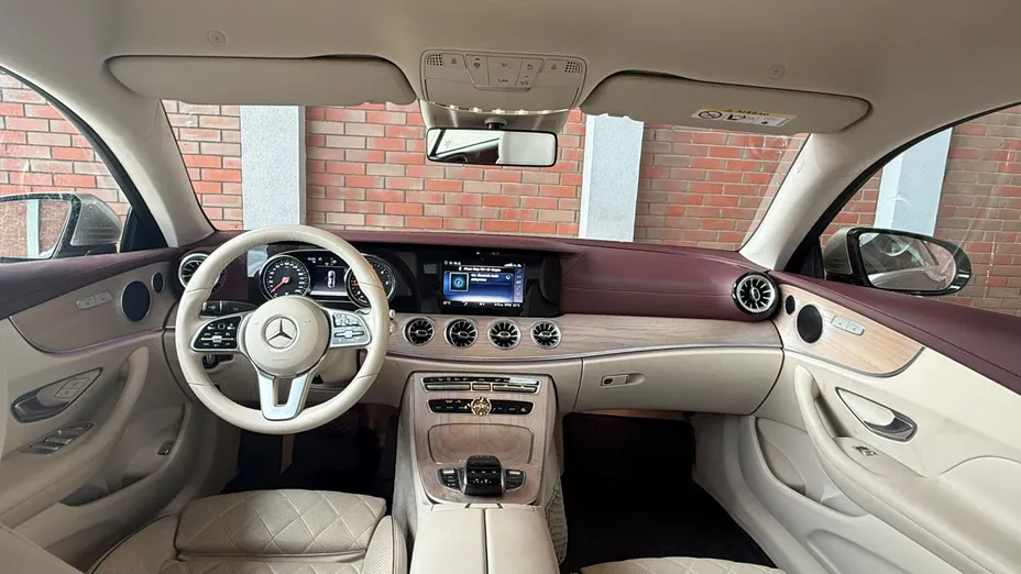 MERCEDES-BENZ E Klasa E 220 d Coupe 4-Matic 9G-TRONIC