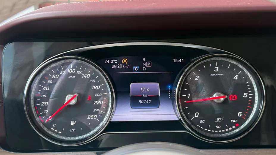 MERCEDES-BENZ E Klasa E 220 d Coupe 4-Matic 9G-TRONIC