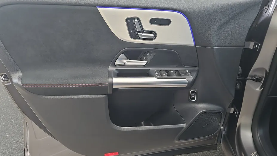 MERCEDES-BENZ EQA EQA 250 66.5kWh AMG Line
