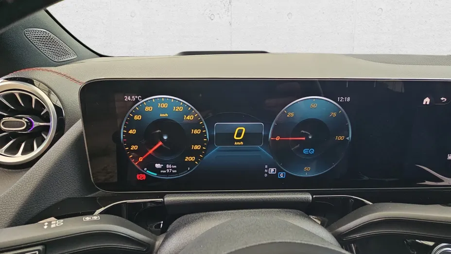 MERCEDES-BENZ EQA EQA 250 66.5kWh AMG Line