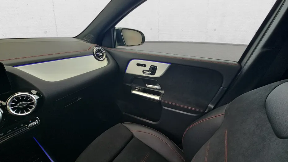 MERCEDES-BENZ EQA EQA 250 66.5kWh AMG Line