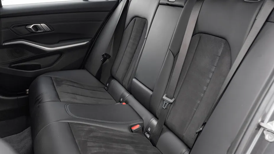 BMW Seria 3 330e xDrive M Sport sport-aut