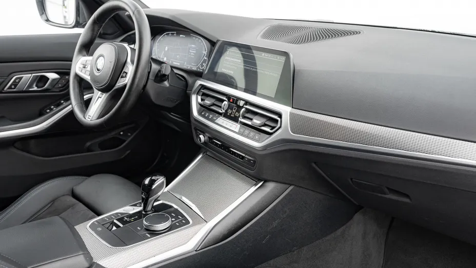 BMW Seria 3 330e xDrive M Sport sport-aut