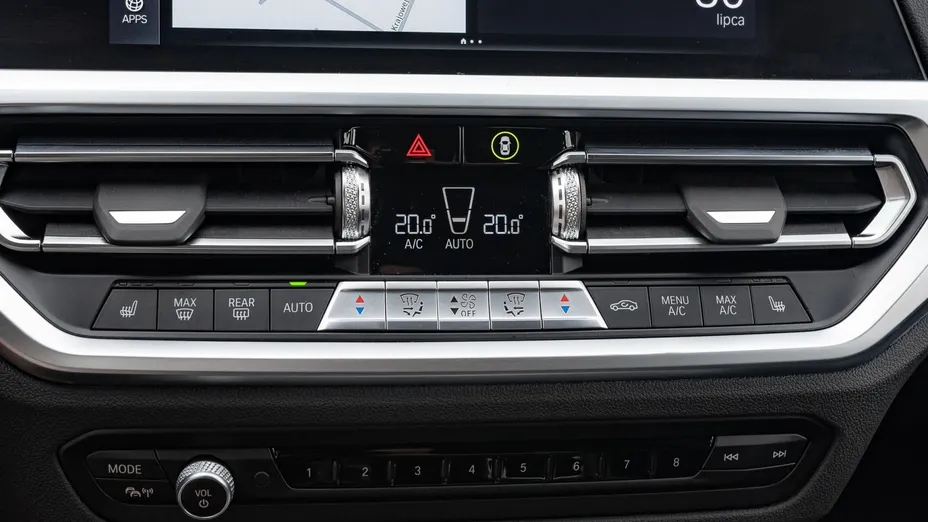 BMW Seria 3 330e xDrive M Sport sport-aut