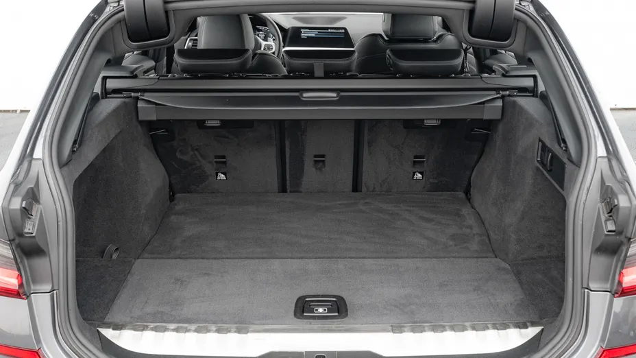 BMW Seria 3 330e xDrive M Sport sport-aut