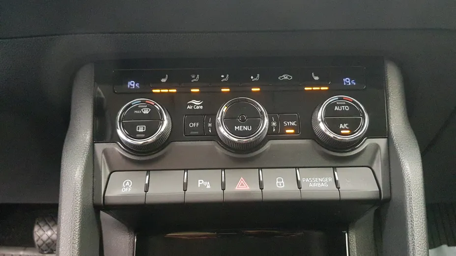 SKODA Karoq Karoq 1.6 TDI SCR 4x2 Style DSG