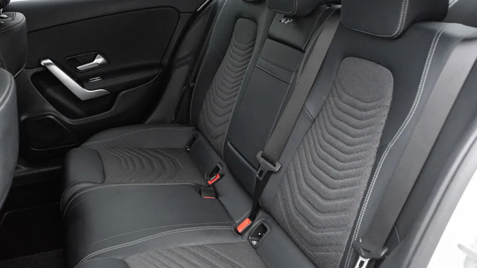 MERCEDES-BENZ A Klasa A 200 d Progressive 8G-DCT