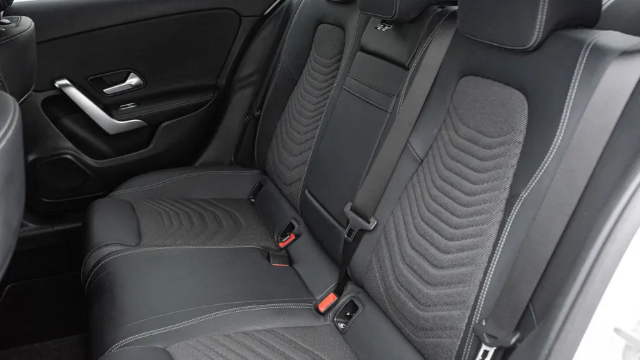 MERCEDES-BENZ A Klasa A 200 d Progressive 8G-DCT