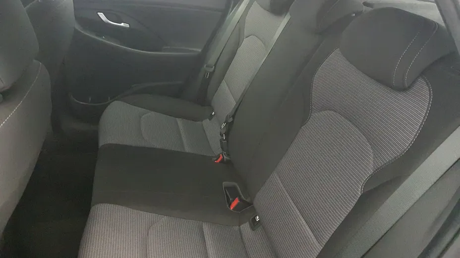 HYUNDAI i30 i30 1.5 DPI Classic +