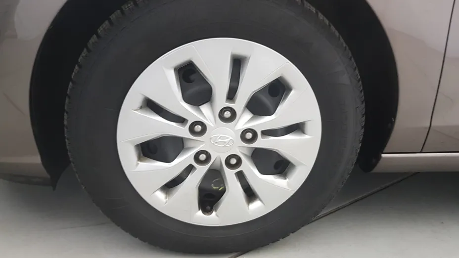 HYUNDAI i30 i30 1.5 DPI Classic +