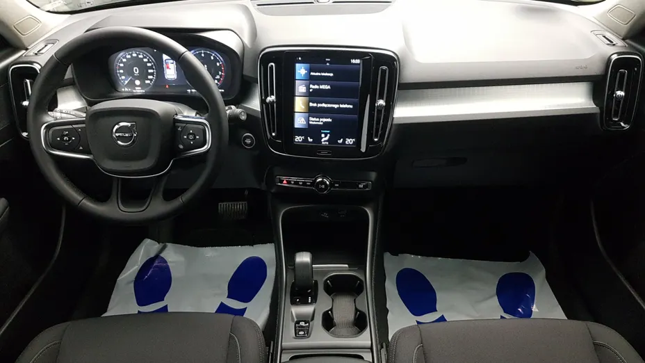 VOLVO XC40 XC40 T3 Momentum Pro aut