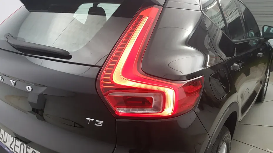 VOLVO XC40 XC40 T3 Momentum Pro aut