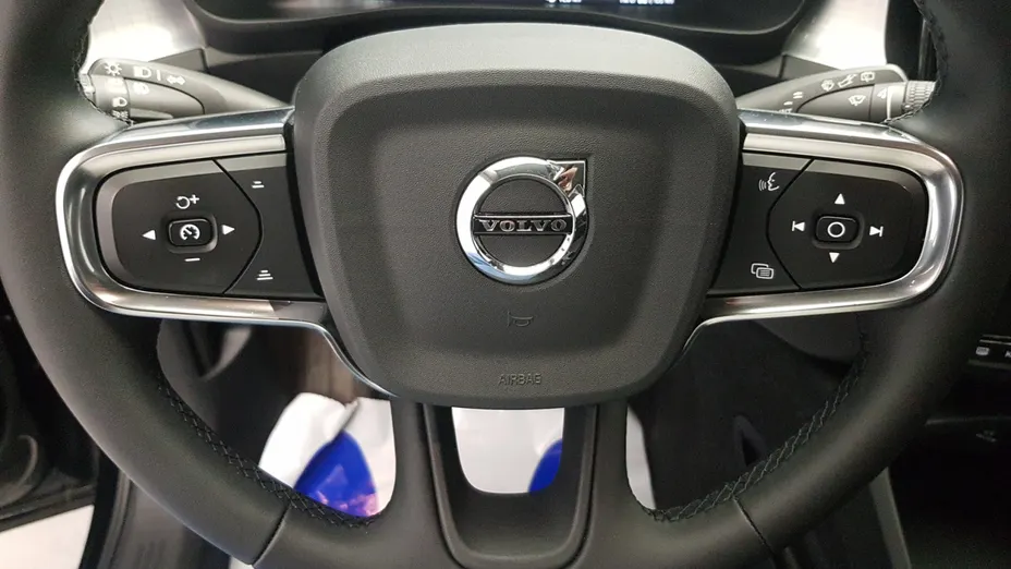 VOLVO XC40 XC40 T3 Momentum Pro aut