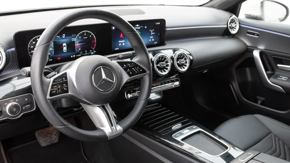 MERCEDES-BENZ A Klasa A 200 d Progressive 8G-DCT