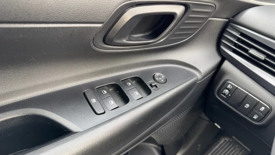 HYUNDAI i20 i20 1.2 Pure