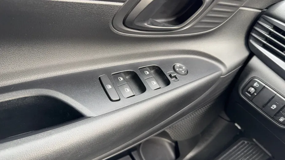 HYUNDAI i20 i20 1.2 Pure