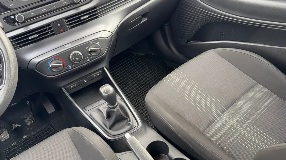 HYUNDAI i20 i20 1.2 Pure