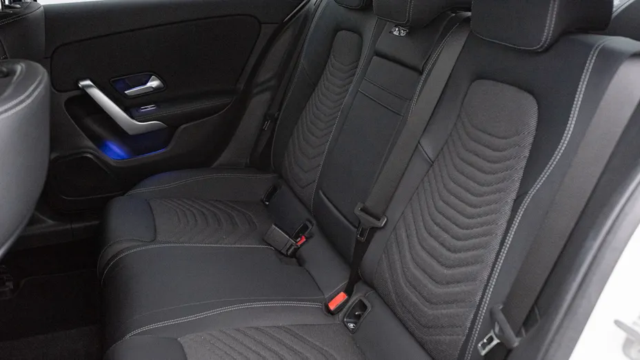 MERCEDES-BENZ A Klasa A 200 d Progressive 8G-DCT