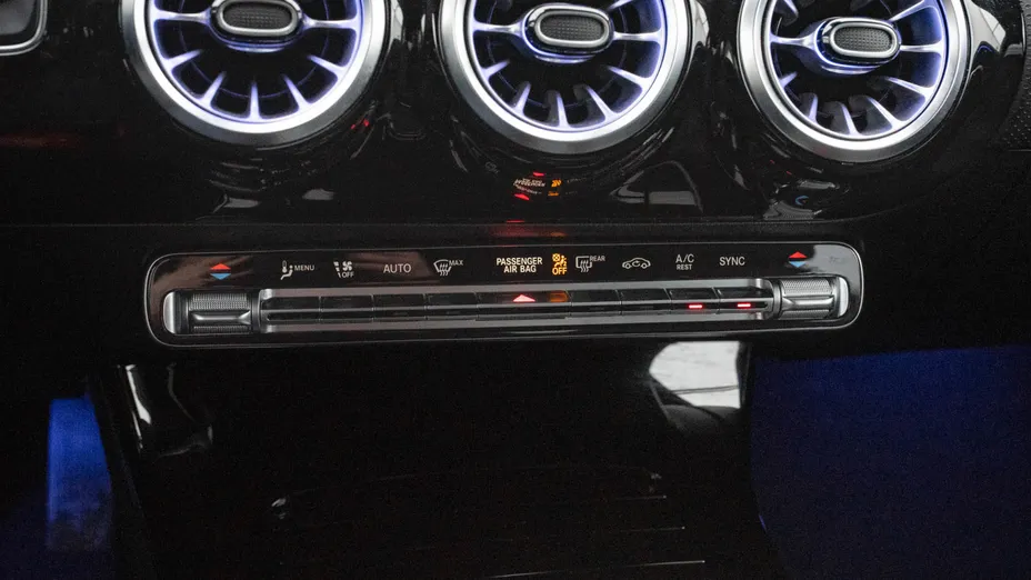 MERCEDES-BENZ A Klasa A 200 d Progressive 8G-DCT