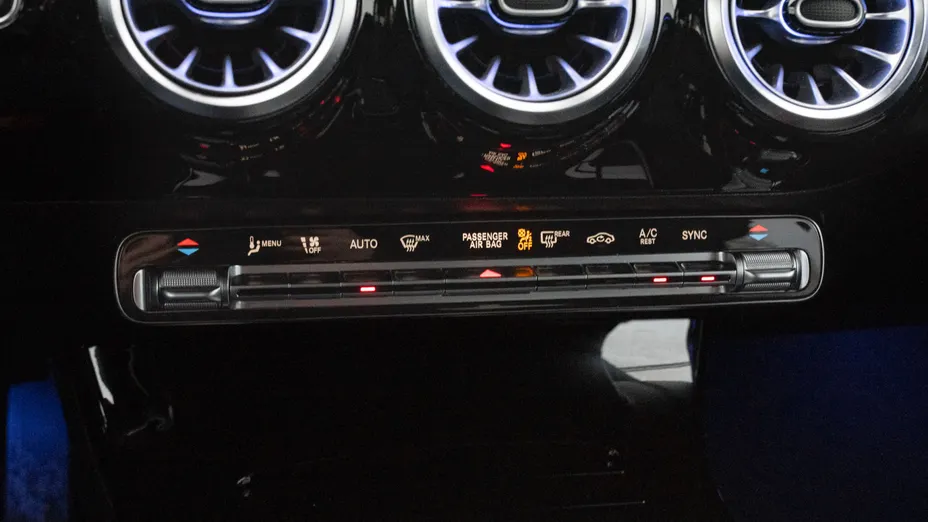 MERCEDES-BENZ A Klasa A 200 d Progressive 8G-DCT