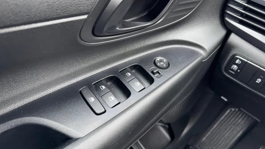 HYUNDAI i20 i20 1.2 Pure