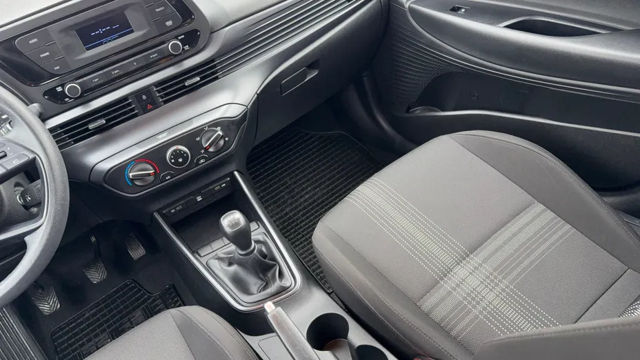 HYUNDAI i20 i20 1.2 Pure