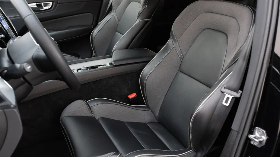 VOLVO XC60 XC60 B4 B R-Design aut