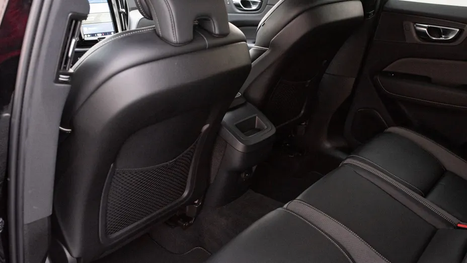 VOLVO XC60 XC60 B4 B R-Design aut