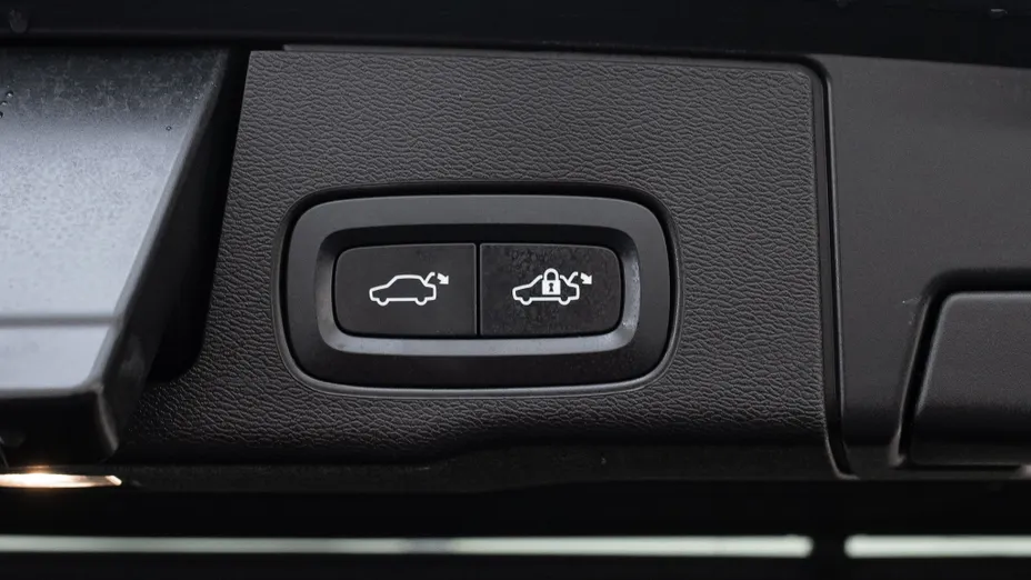 VOLVO XC60 XC60 B4 B R-Design aut