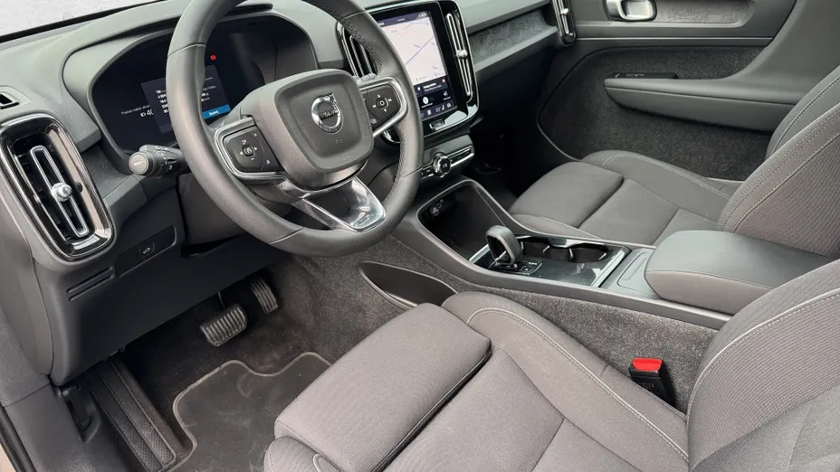 VOLVO XC40 XC40 73kWh P6 Recharge Plus aut