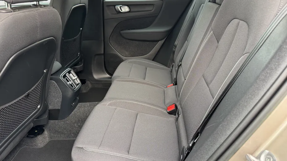 VOLVO XC40 XC40 73kWh P6 Recharge Plus aut