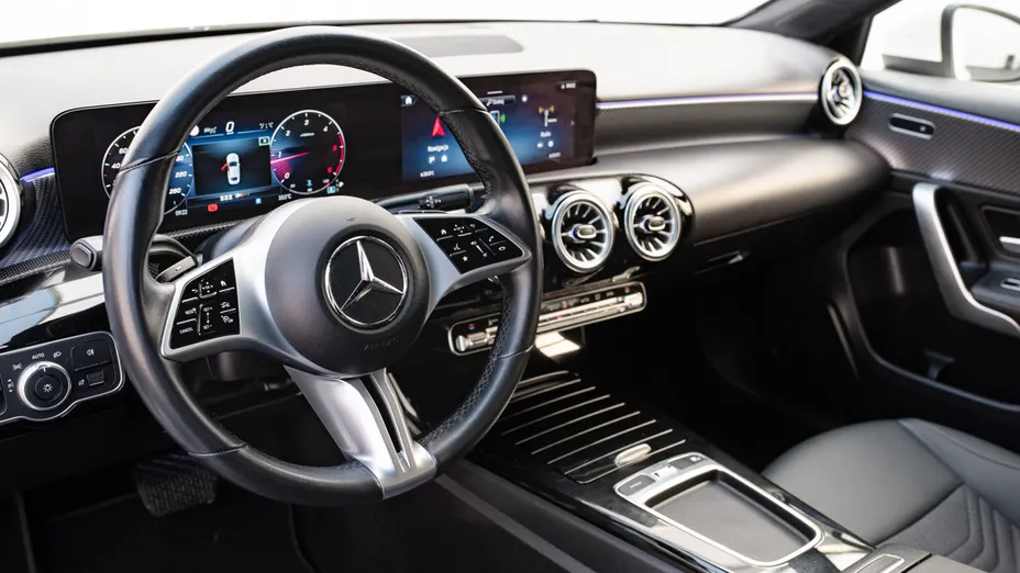 MERCEDES-BENZ A Klasa A 200 d Progressive 8G-DCT