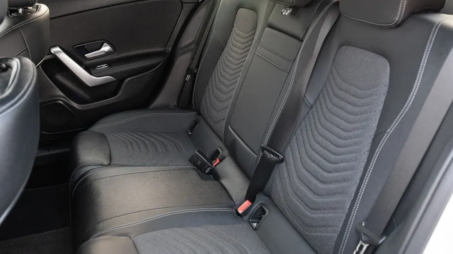 MERCEDES-BENZ A Klasa A 200 d Progressive 8G-DCT