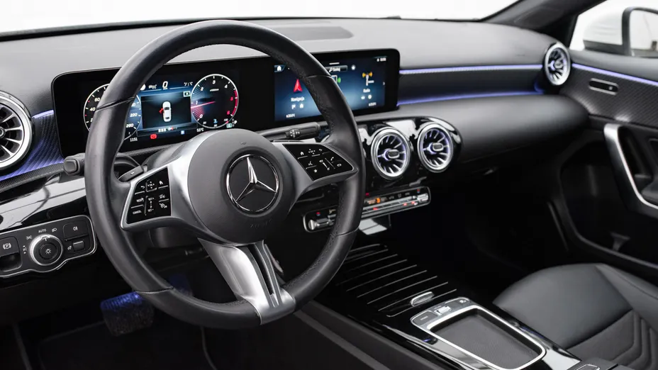 MERCEDES-BENZ A Klasa A 200 d Progressive 8G-DCT